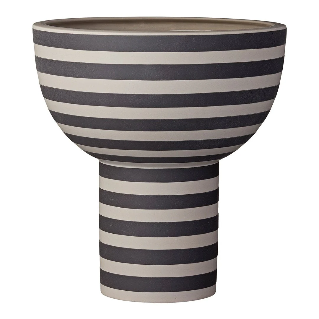 Varia Sculptural Vase - Image 2