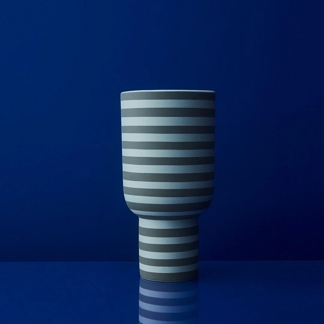 Varia Sculptural Vase - Image 6