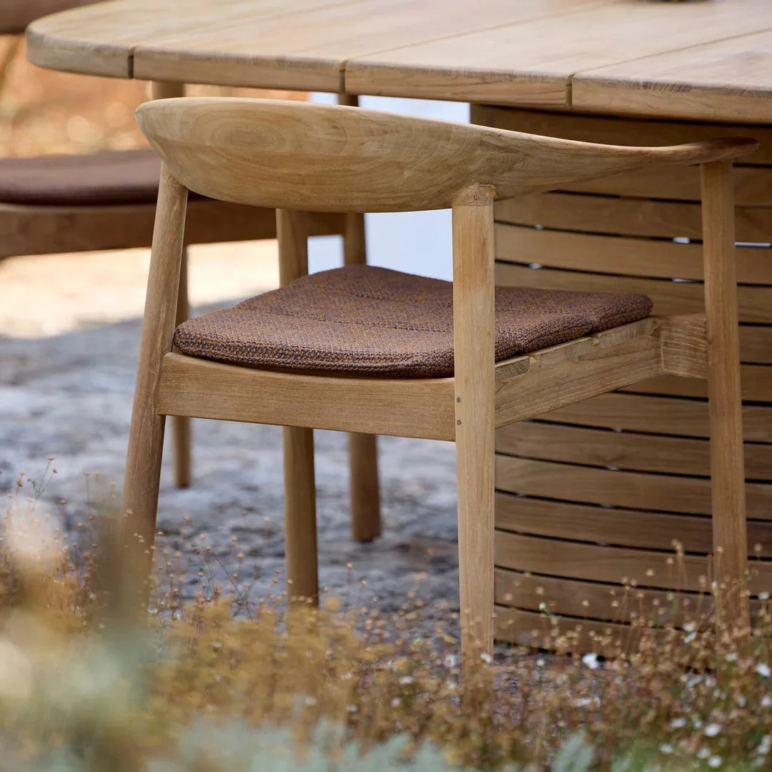 Mellow Oval Dining Table - Image 5