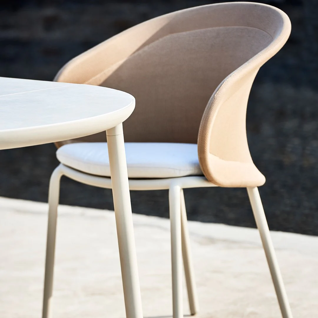 Mindo 114 Outdoor Dining Table - Oval - Image 5