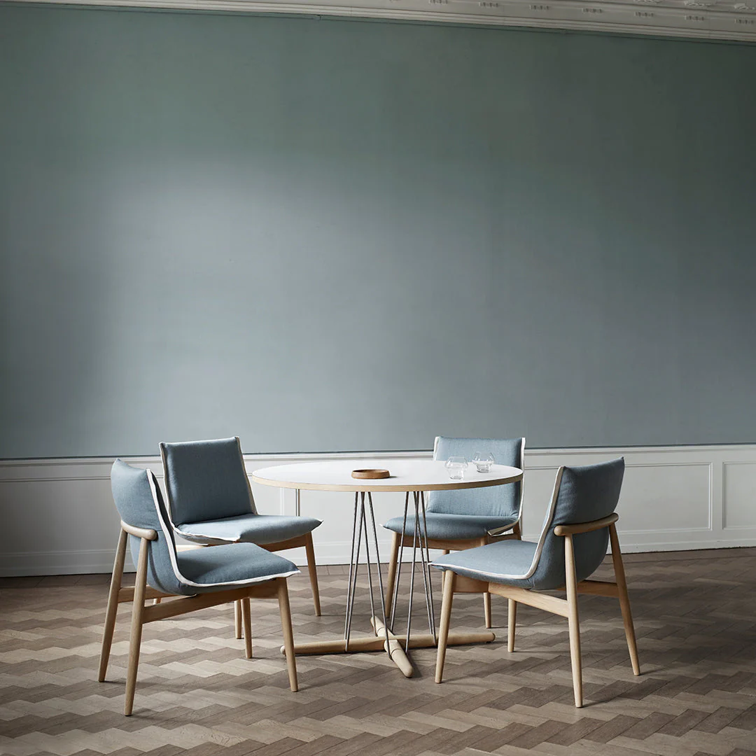 E004 Embrace Chair - Image 18