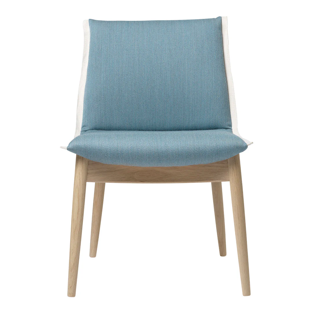 E004 Embrace Chair - Image 4