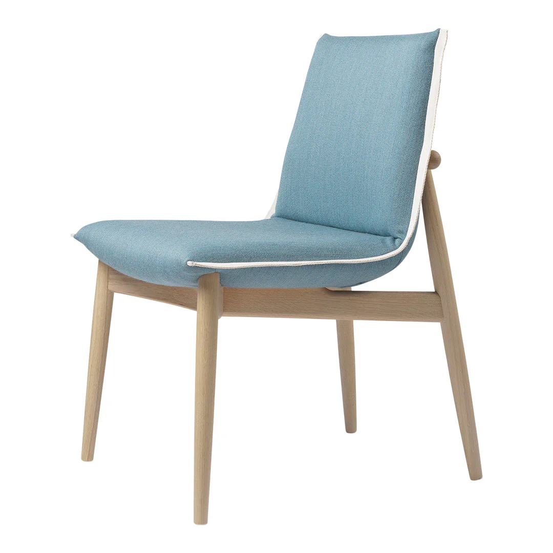E004 Embrace Chair - Image 5