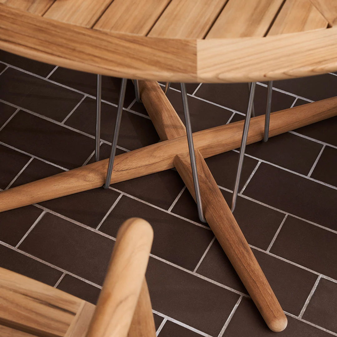E022 Embrace Outdoor Table - Image 12