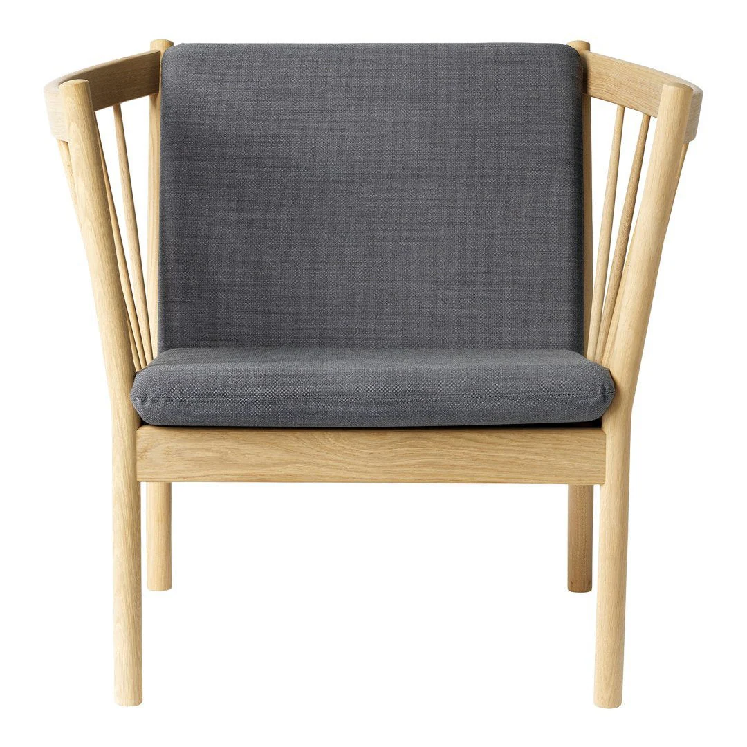J146 Armchair - Image 3