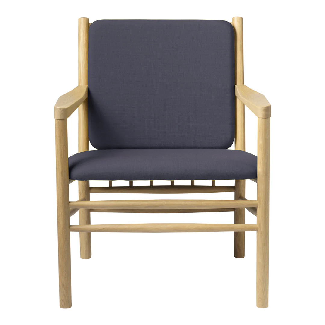 J147 Lounge Armchair - Image 2