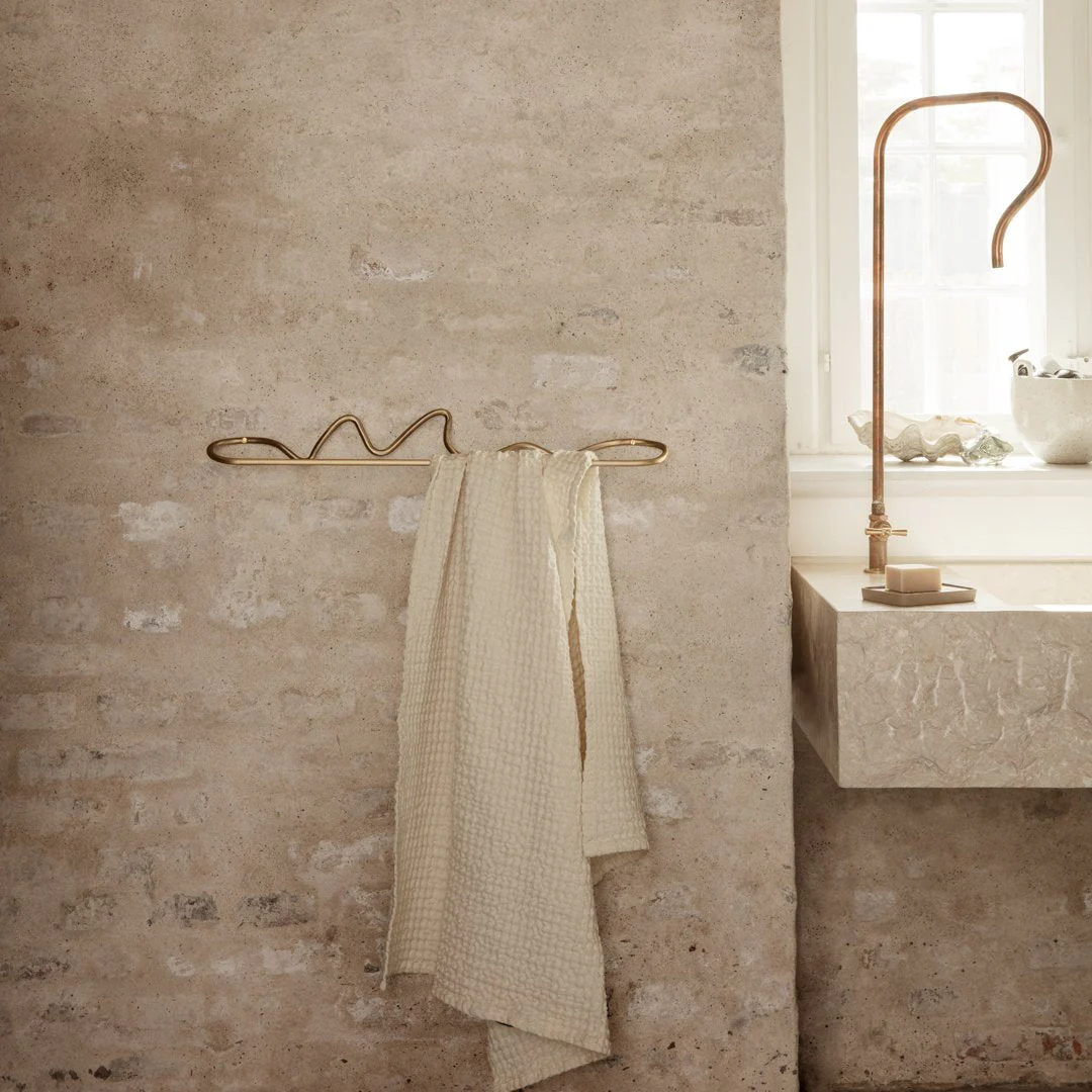 Curvature Towel Hanger - Image 4