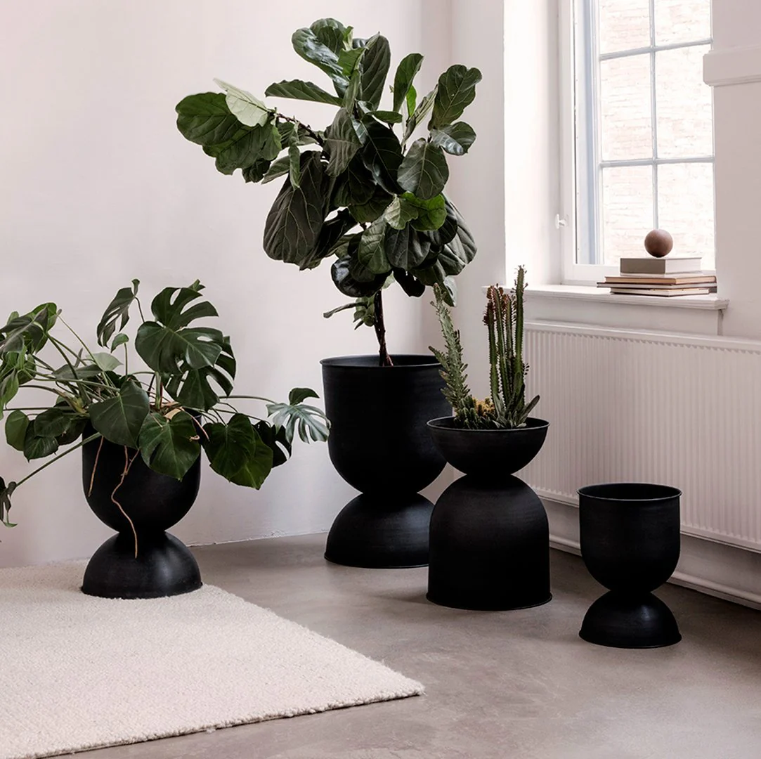 Hourglass Pot - Image 11