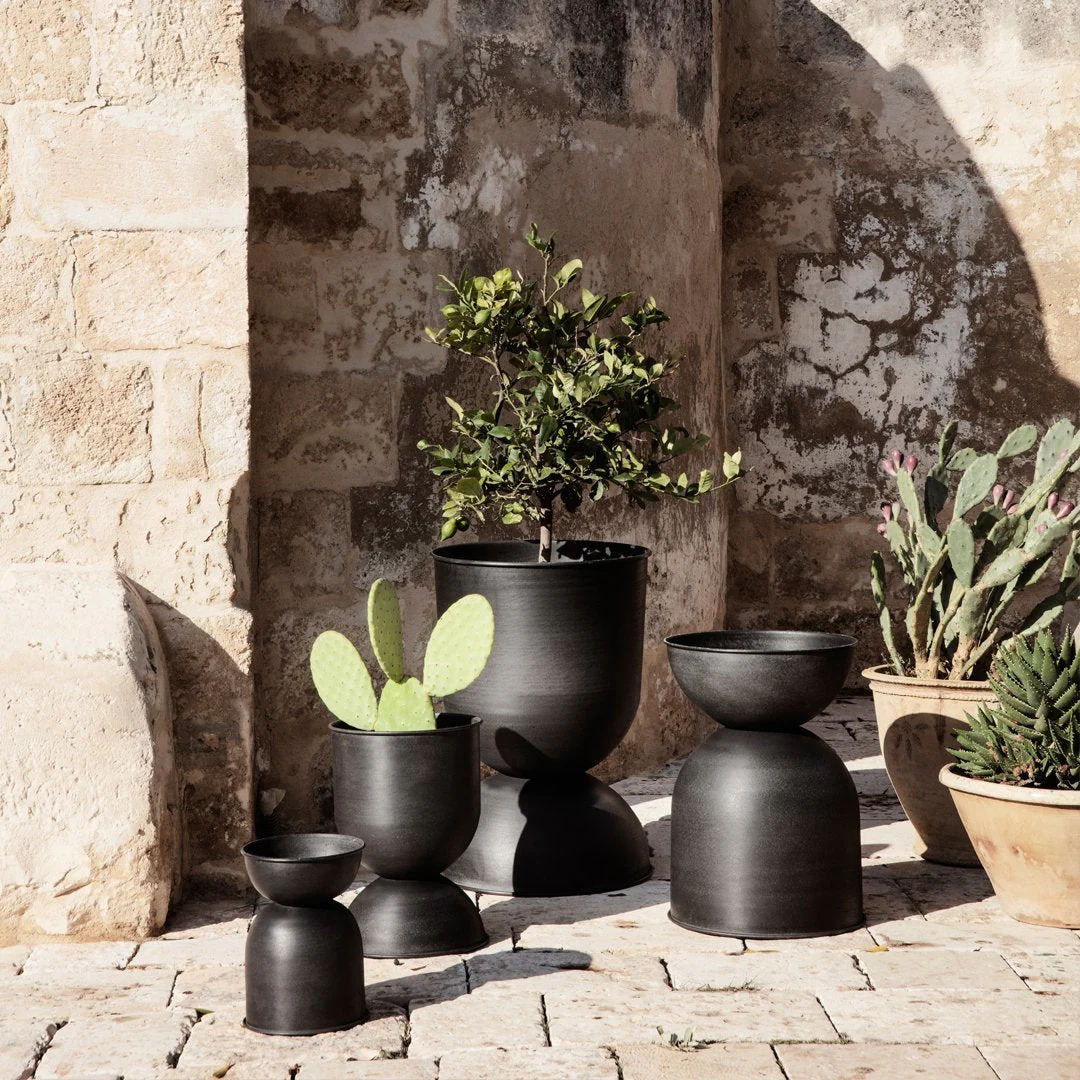 Hourglass Pot - Image 12