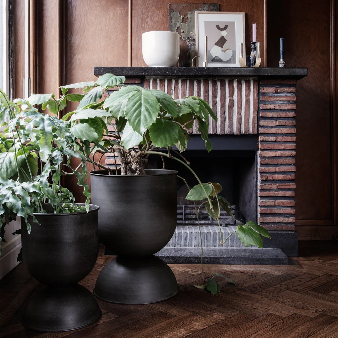 Hourglass Pot - Image 16