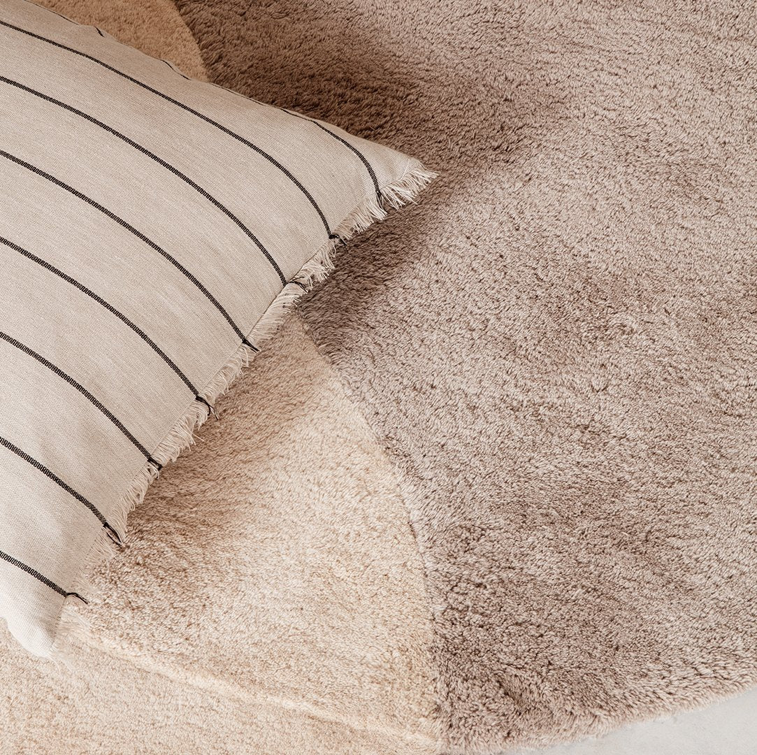 View Tufted Rug - Image 5