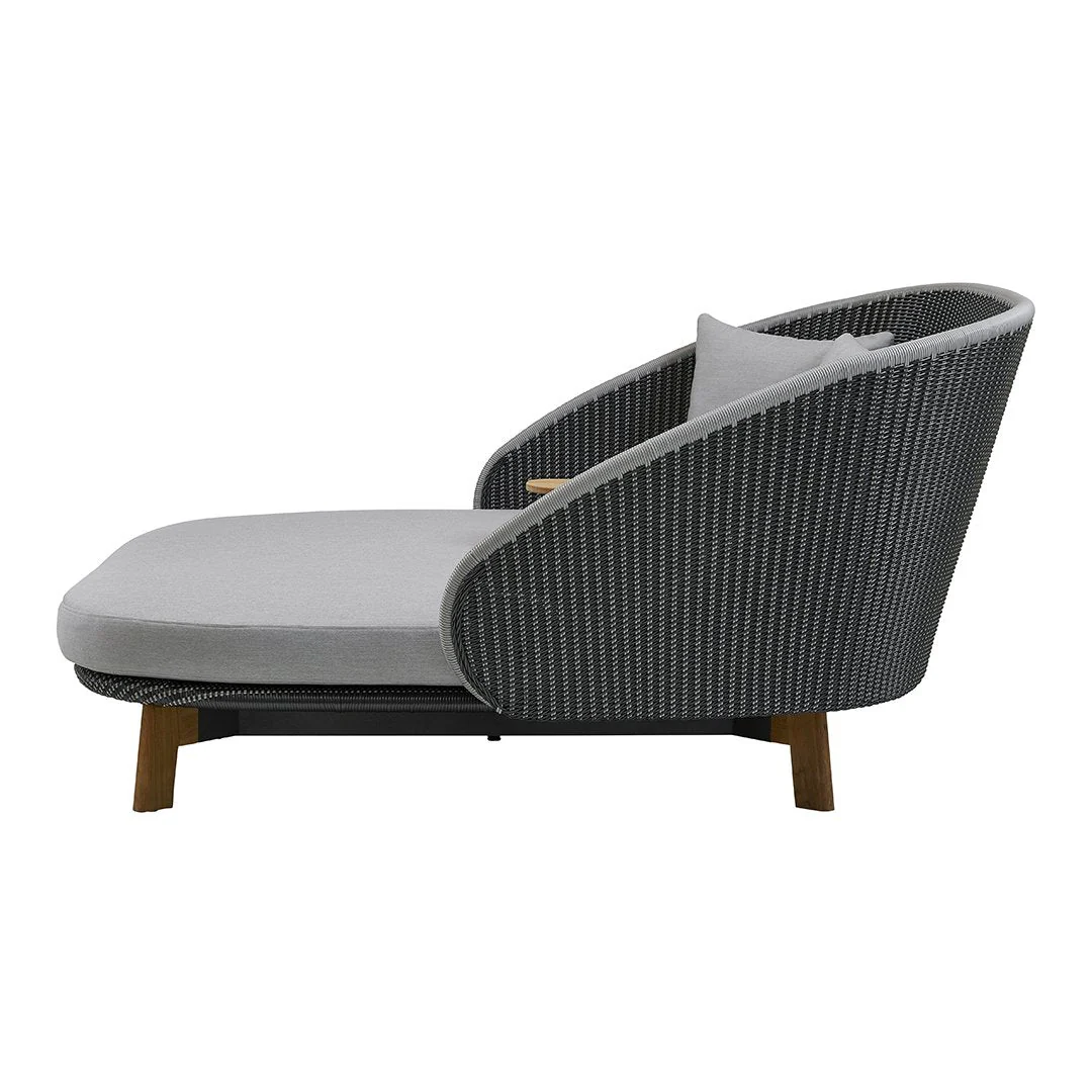 Peacock Outdoor Daybed w/ Table - Image 9