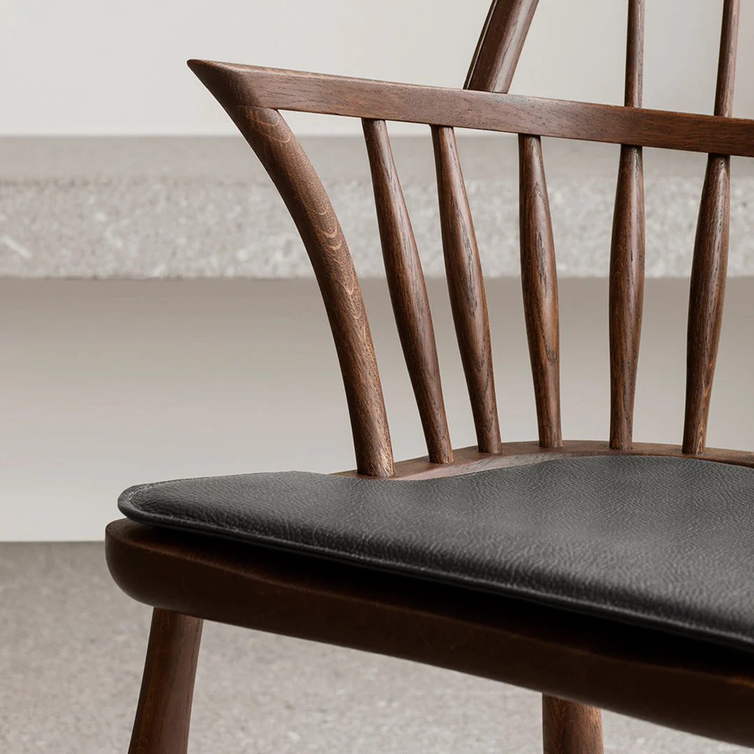 FH38 Windsor Armchair - Image 9