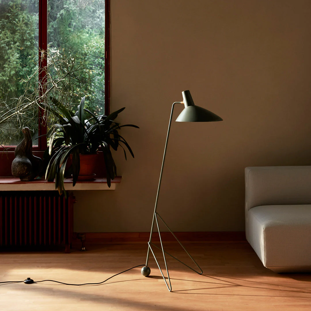 Tripod HM8 Floor Lamp - Image 6