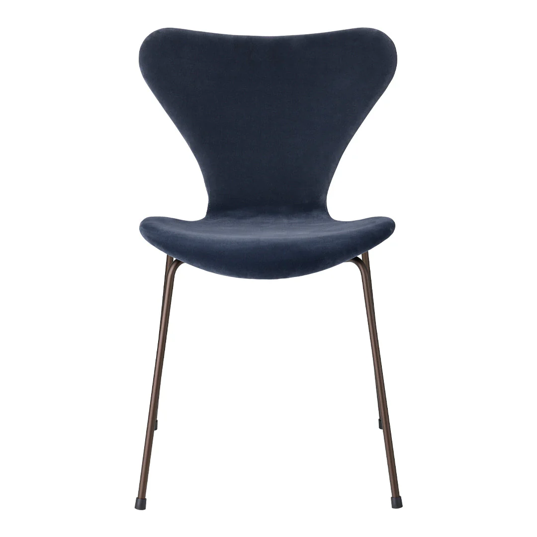 Series 7 Chair 3107 - Fully Upholstered - Image 3