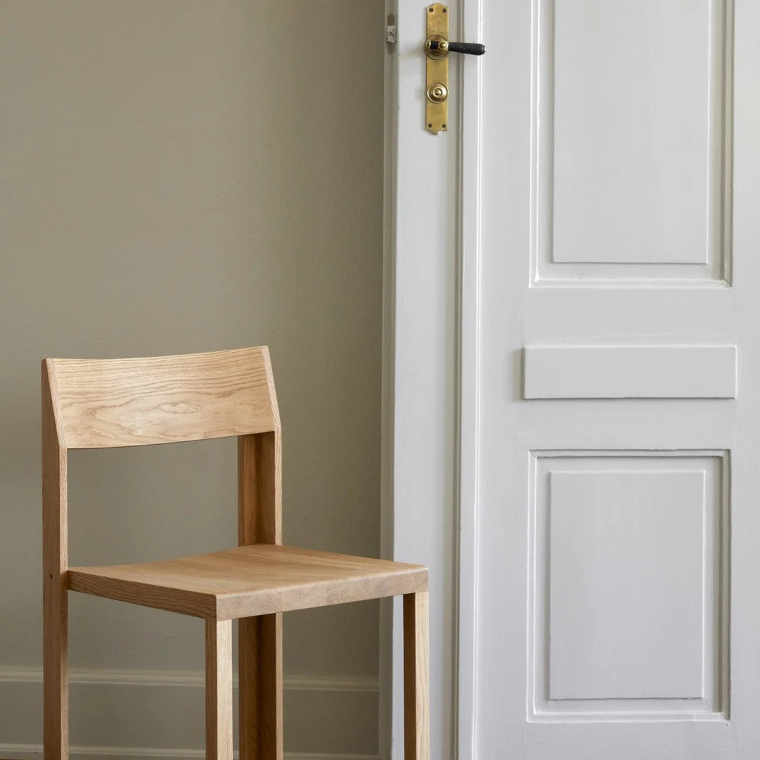 Outline Chair - Image 10