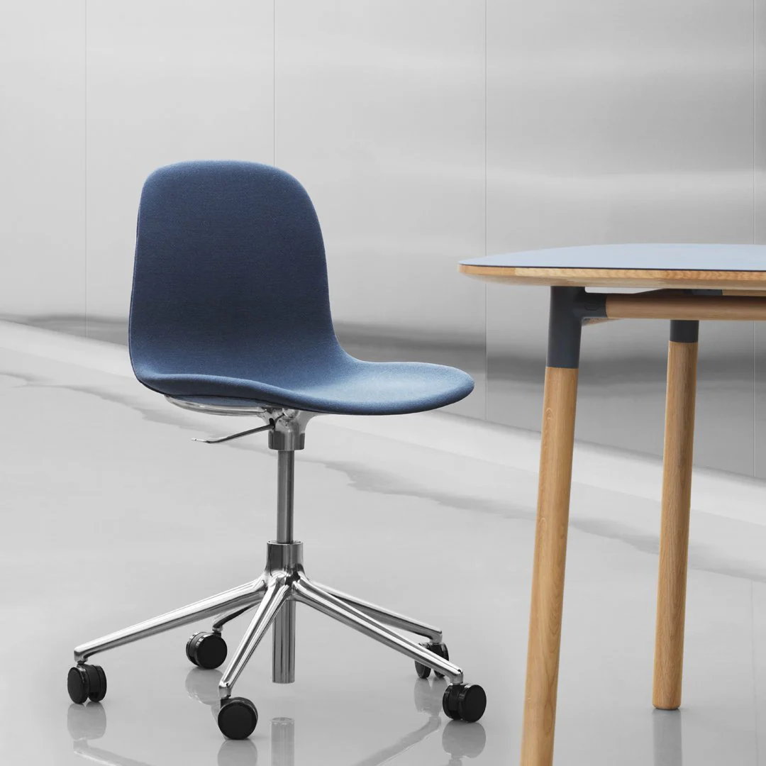 Form Chair - 5W Swivel Base w/ Gaslift - Upholstered - Image 18