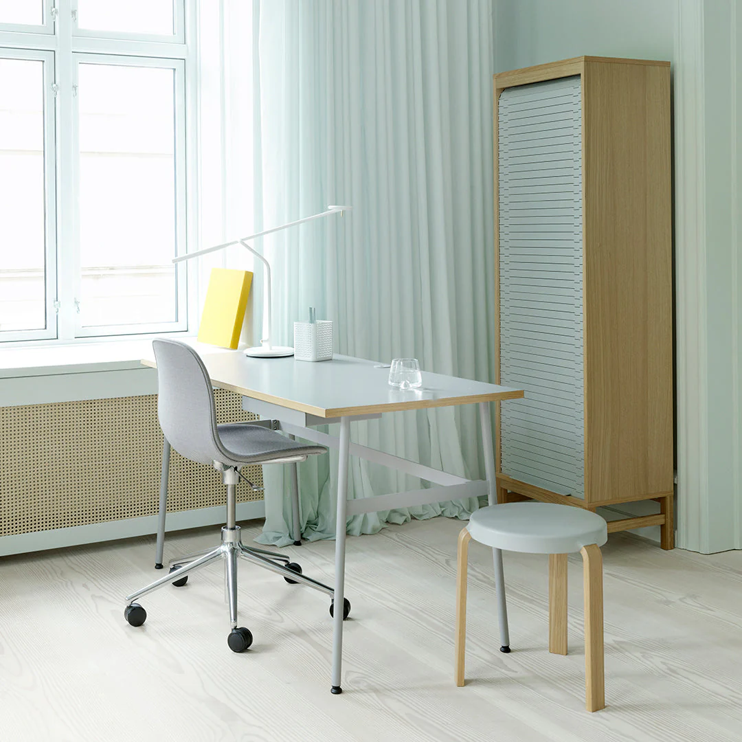 Form Chair - 5W Swivel Base w/ Gaslift - Upholstered - Image 20