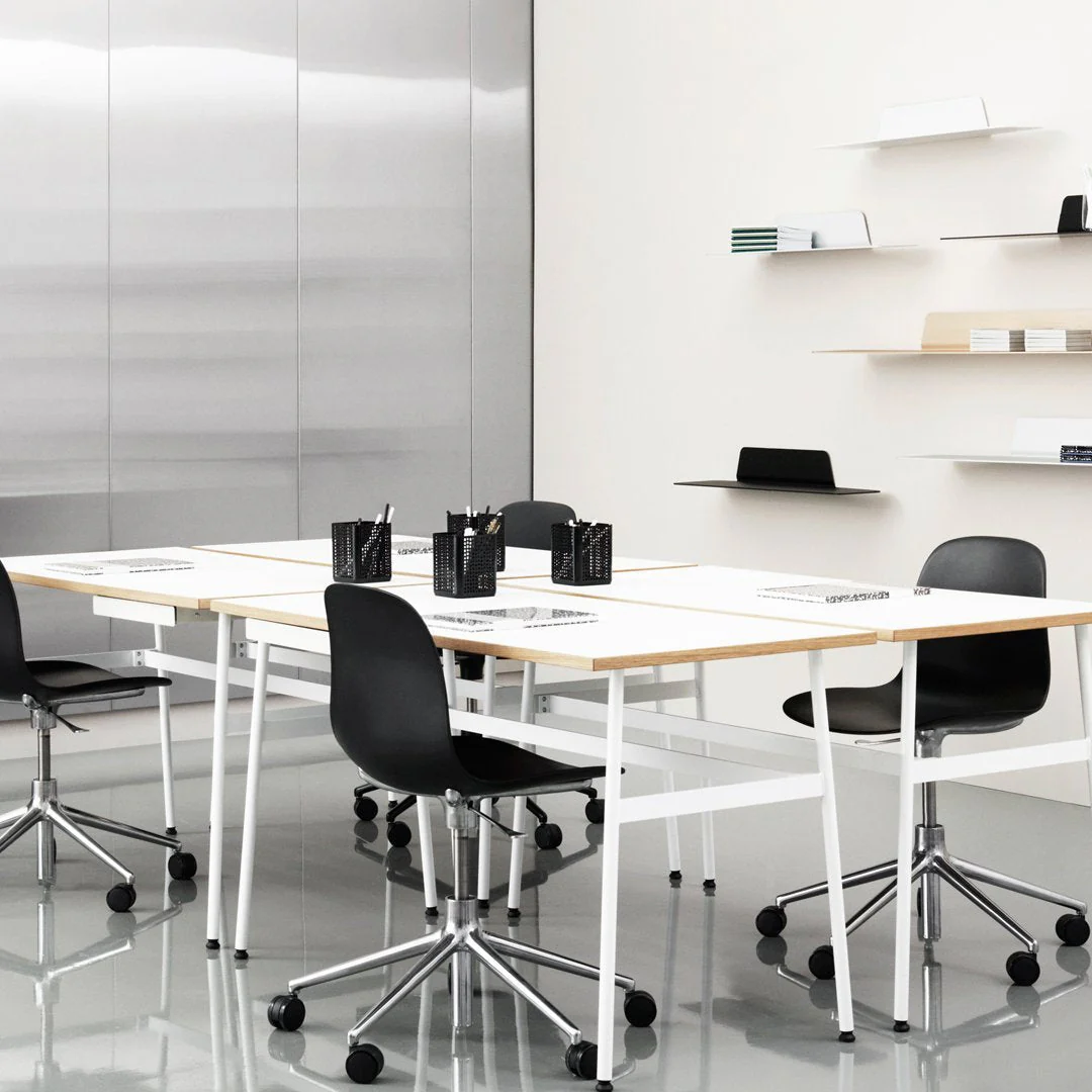 Form Chair - 5W Swivel Base w/ Gaslift - Image 23
