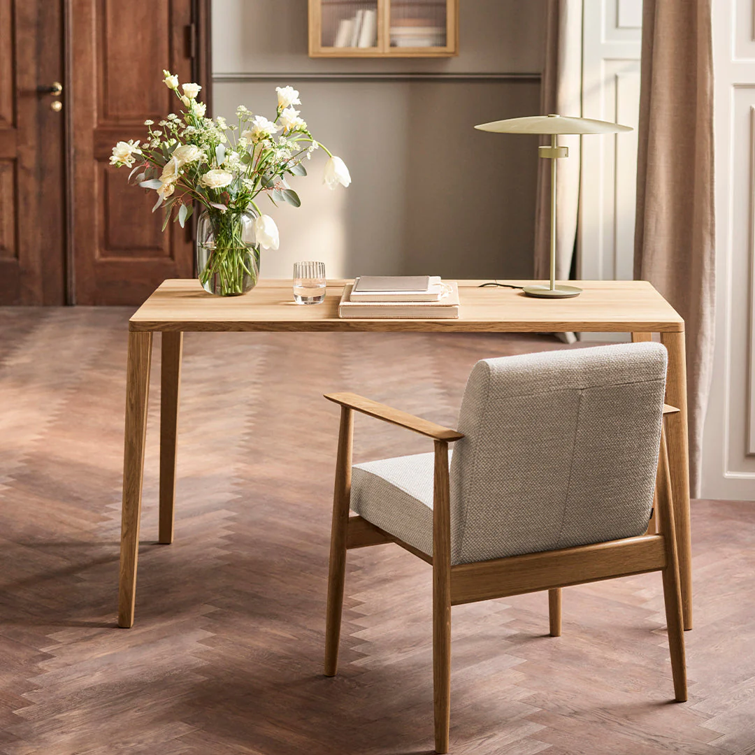 Graceful Desk - Image 17