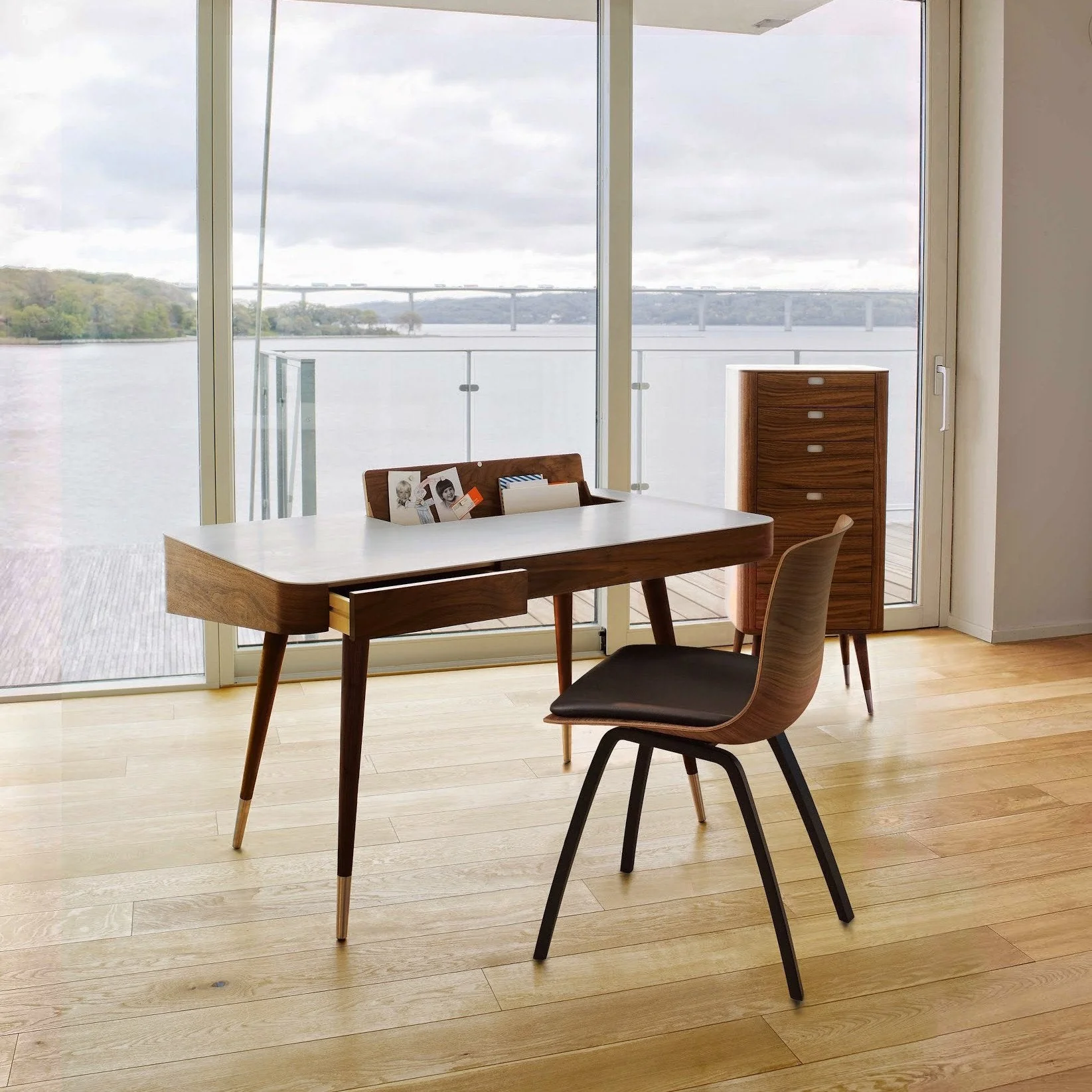 AK1330 Desk - Image 9