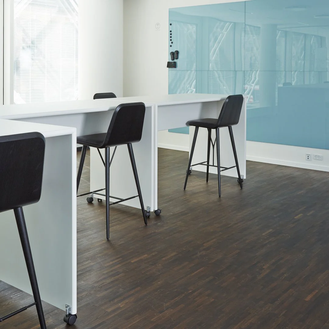 X60140 Monterey Bar Table - Image 18
