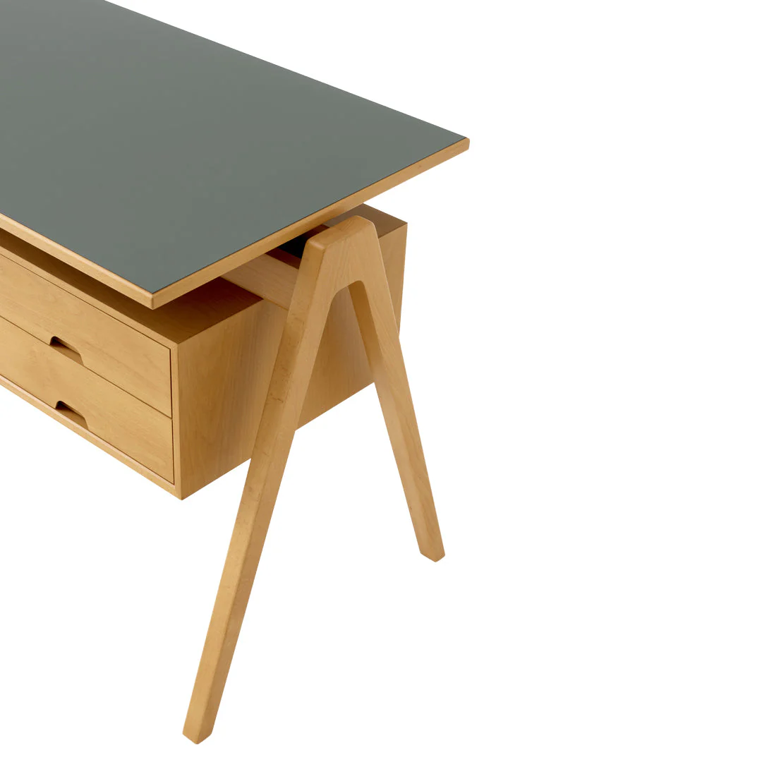 Daystak RD3 Desk - Image 9