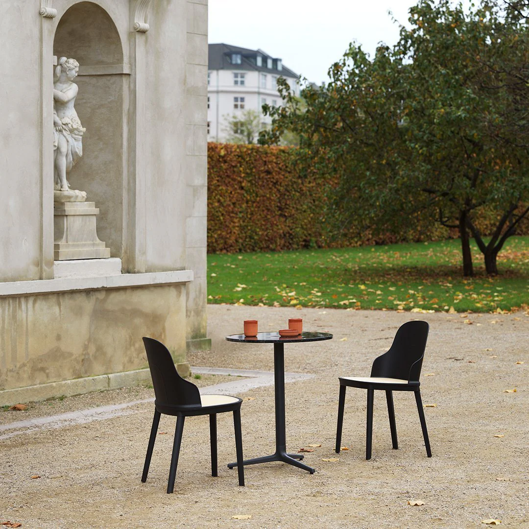 Allez Round Outdoor Cafe Table - 3 Legs - Image 11