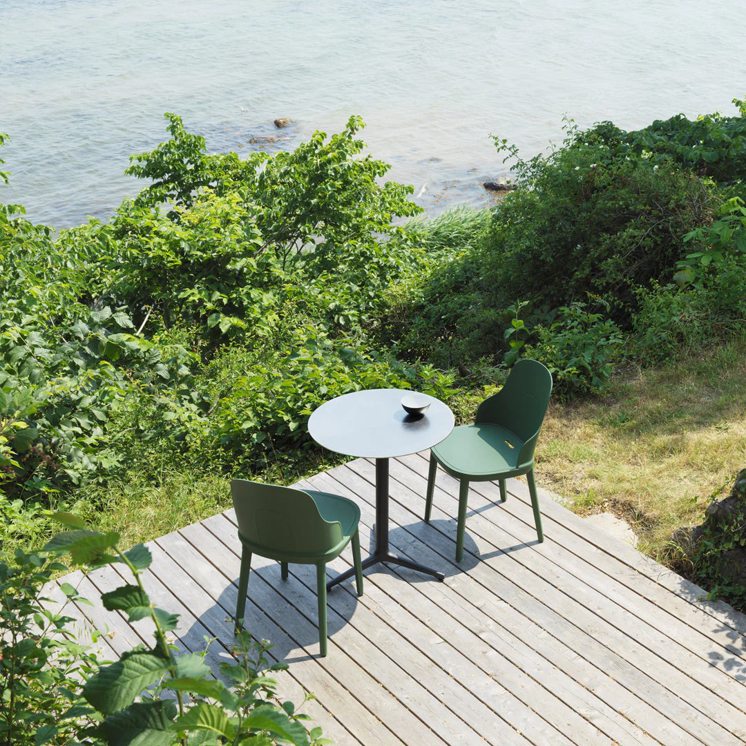 Allez Round Outdoor Cafe Table - 3 Legs - Image 13