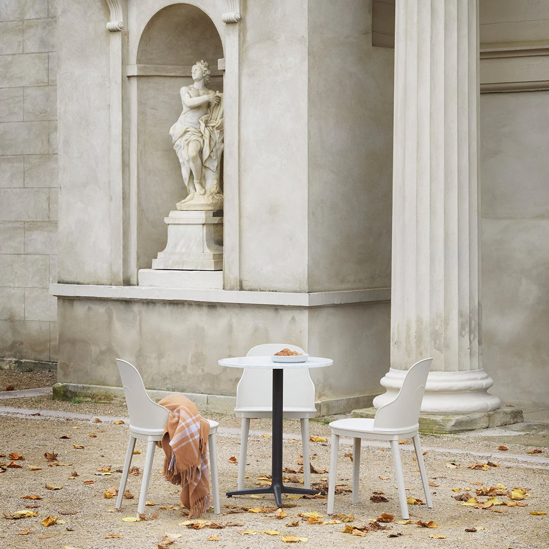 Allez Round Outdoor Cafe Table - 3 Legs - Image 14