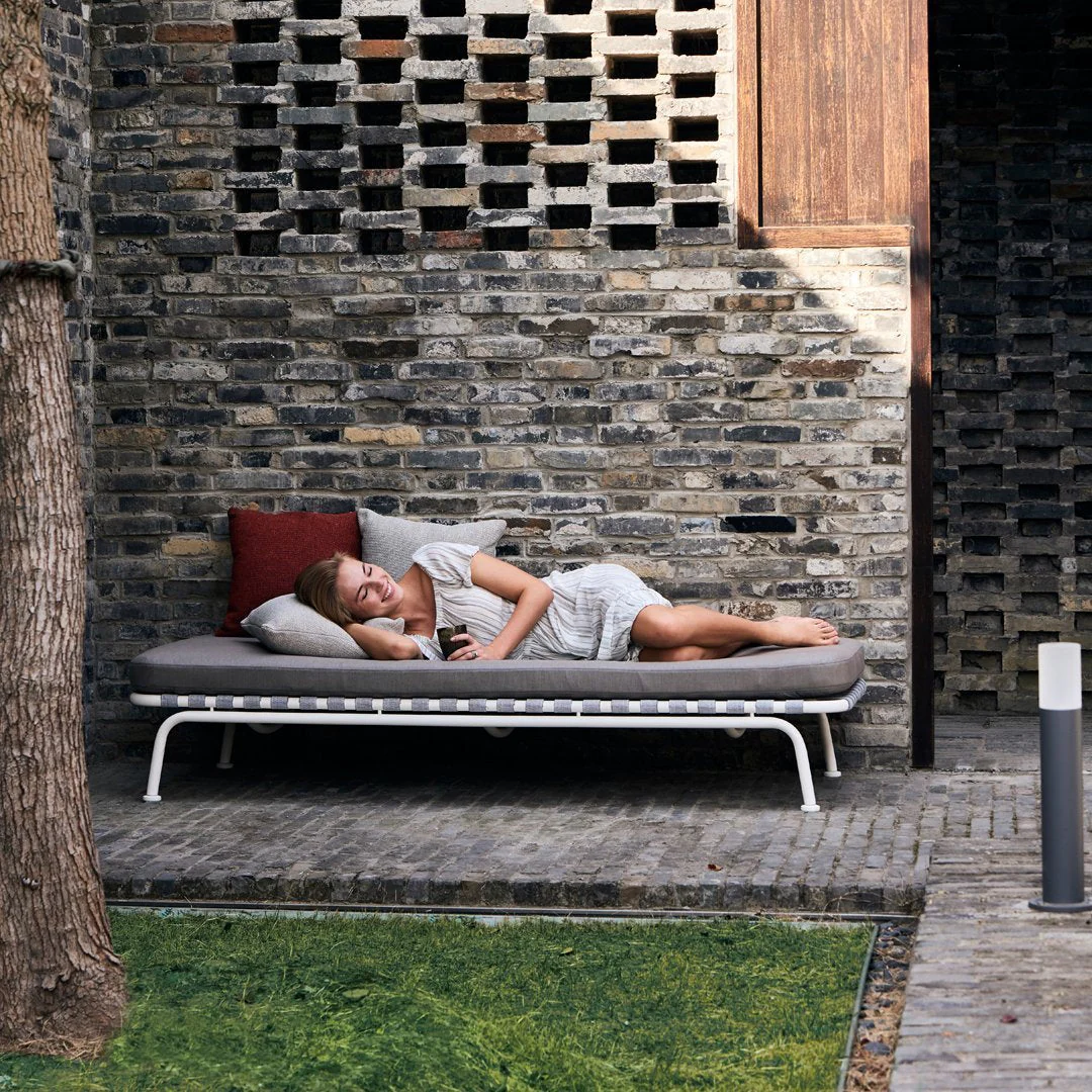 Mindo 103 Outdoor Daybed - Image 10