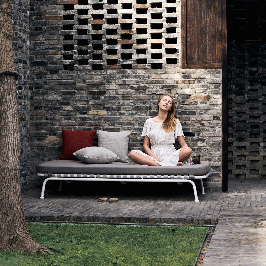 Mindo 103 Outdoor Daybed - Image 11