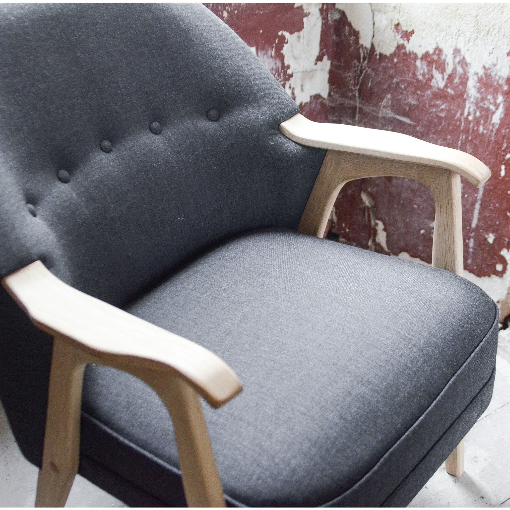 U2 Lounge Chair - Image 9