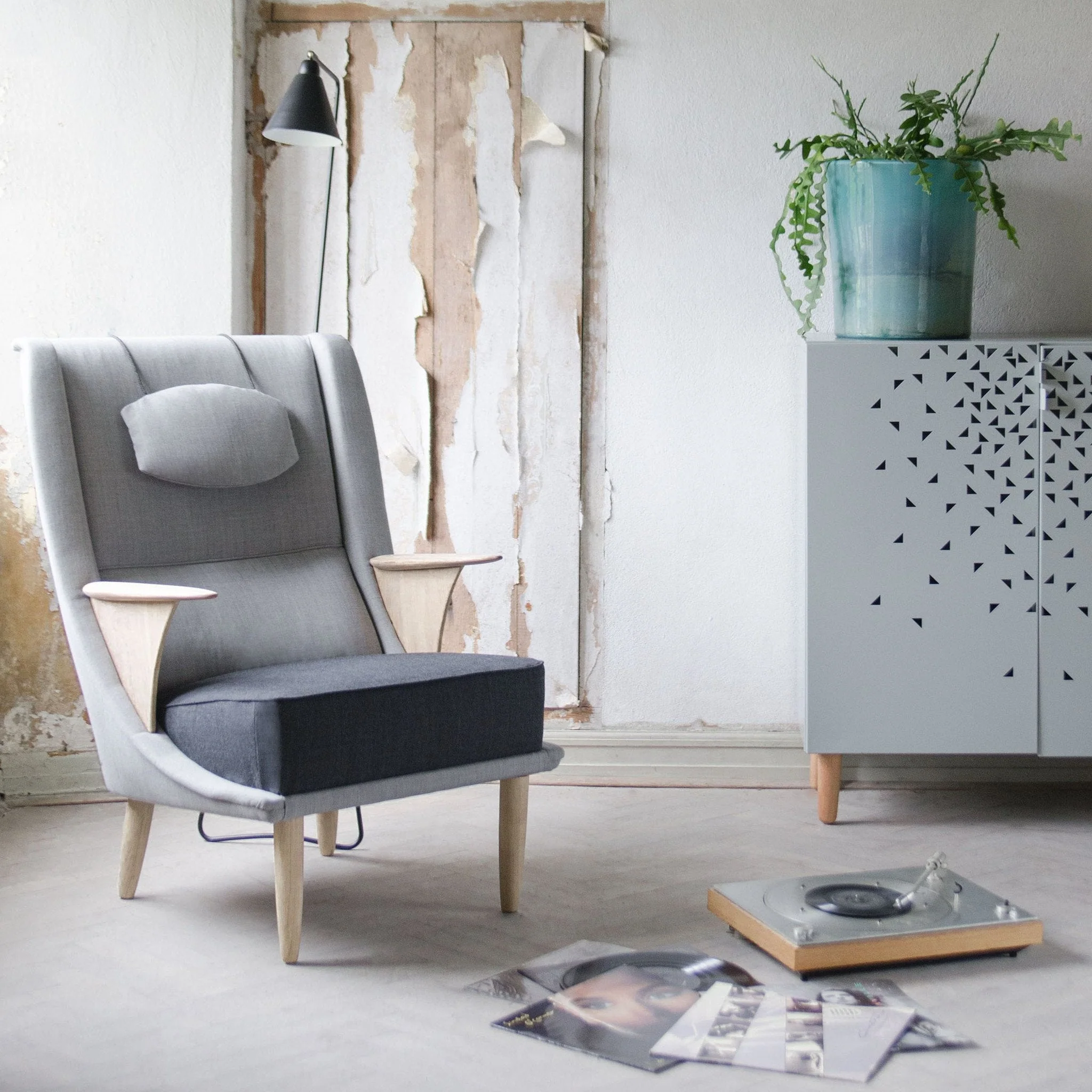 U6 Lounge Chair - Image 3