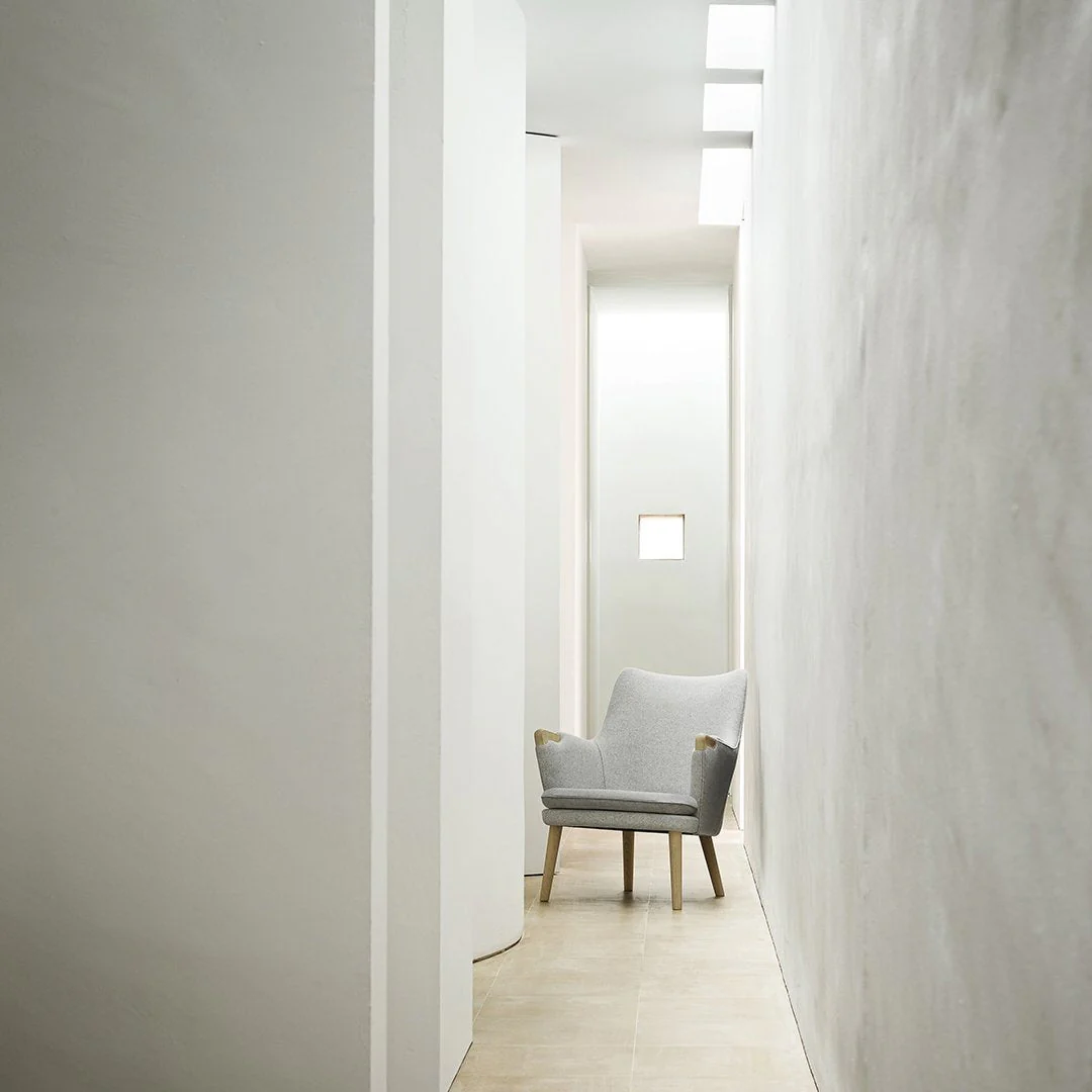 CH71 Lounge Chair - Image 5