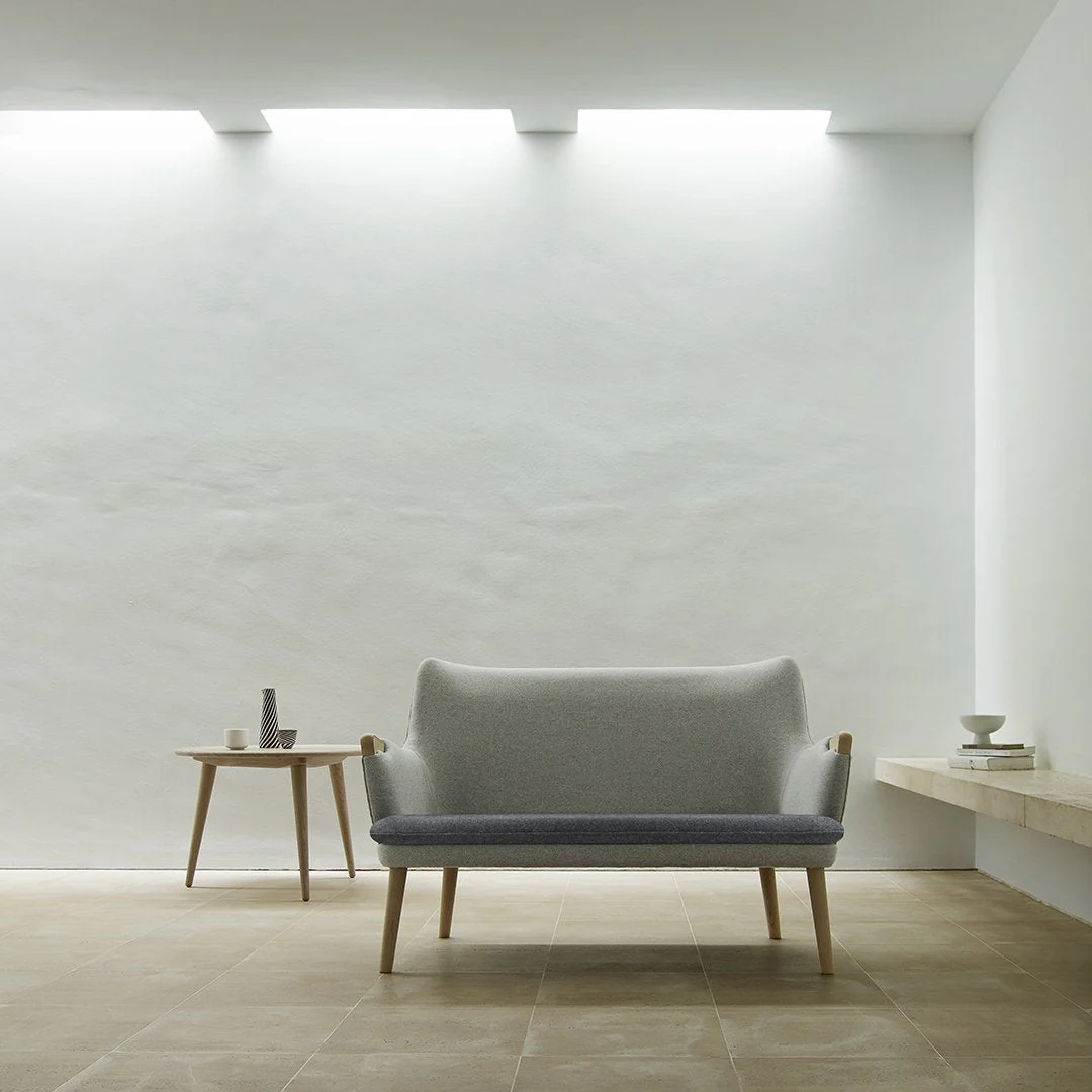 CH72 Sofa - Image 7
