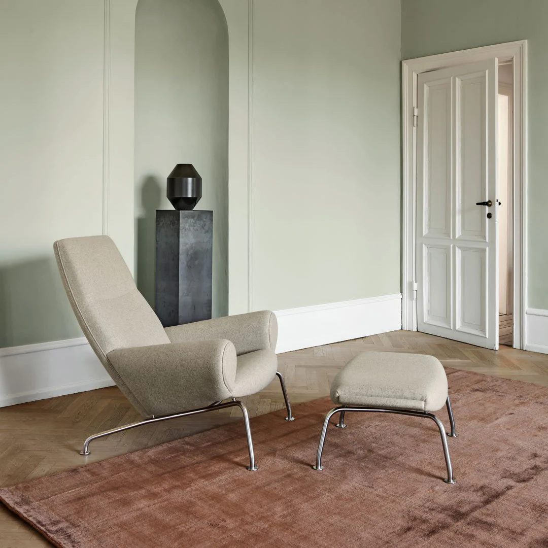 Erik Jørgensen Wegner Queen Chair - Image 8